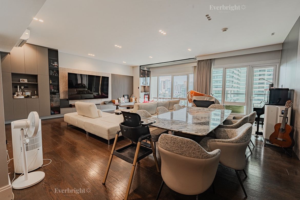 2 Bedroom Condo for Sale in Rockwell, Makati City