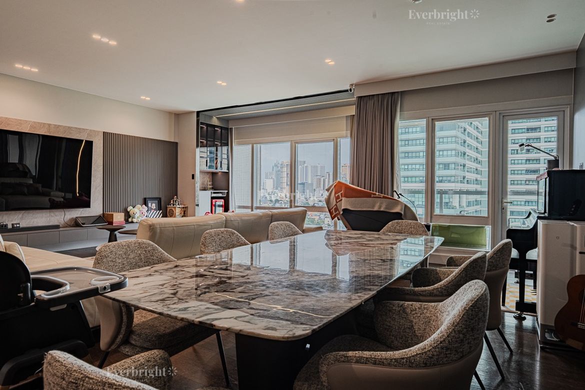 2 Bedroom Condo for Sale in Rockwell, Makati City – photo 9