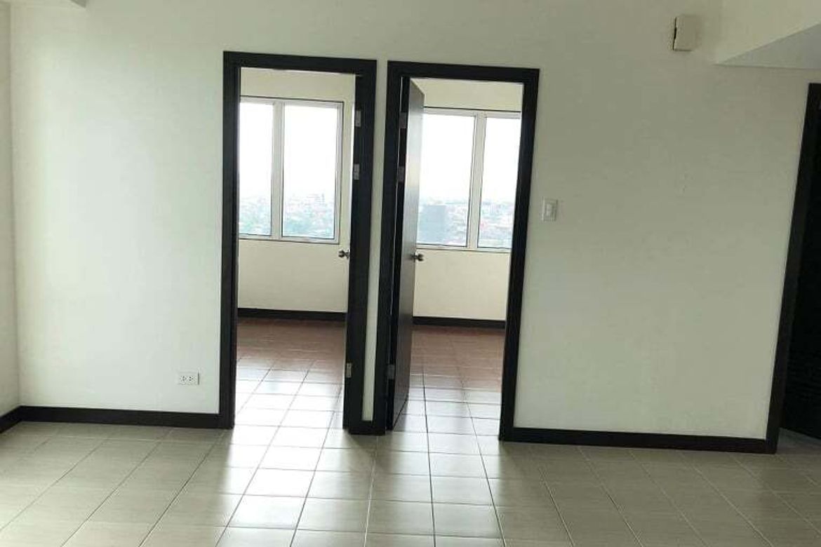 2 Bedroom Condo for Sale in San Lorenzo Place, Bangkal, Makati City near MRT-3 Magallanes – photo 9