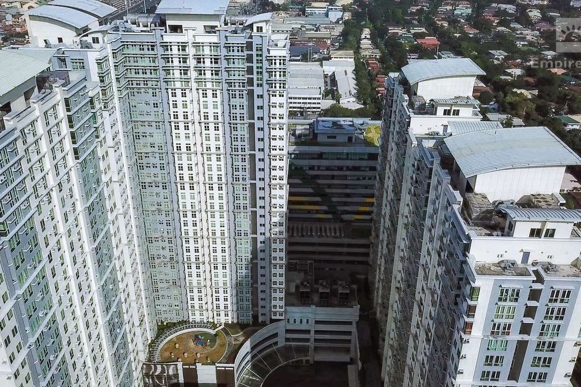 2 Bedroom Condo for Sale in San Lorenzo Place, Bangkal, Makati, Metro Manila near MRT-3 Magallanes – photo 3