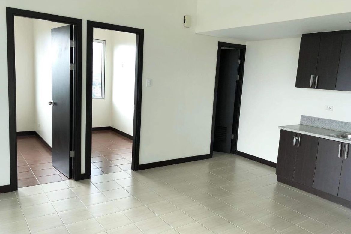 2 Bedroom Condo for Sale in San Lorenzo Place, Bangkal, Makati, Metro Manila near MRT-3 Magallanes – photo 8