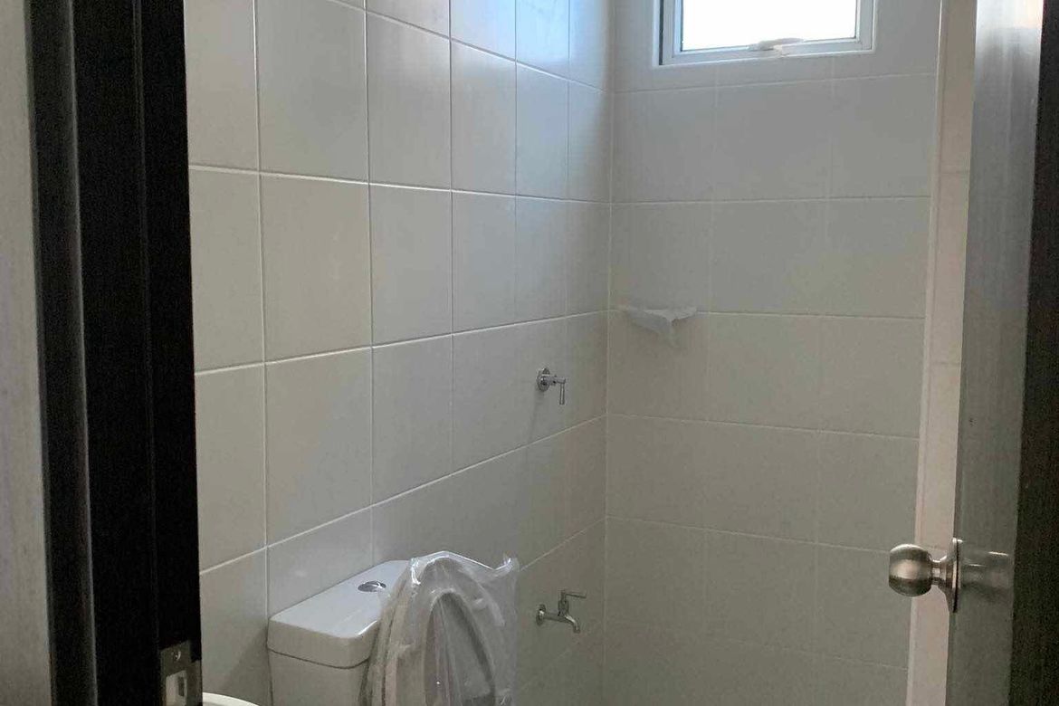 2 Bedroom Condo for Sale in San Lorenzo Place, Bangkal, Makati, Metro Manila near MRT-3 Magallanes – photo 8