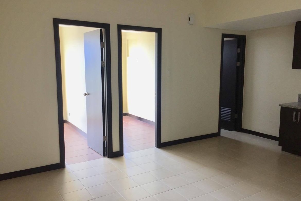 2 Bedroom Condo for Sale in San Lorenzo Place, Bangkal, Makati, Metro Manila near MRT-3 Magallanes – photo 8