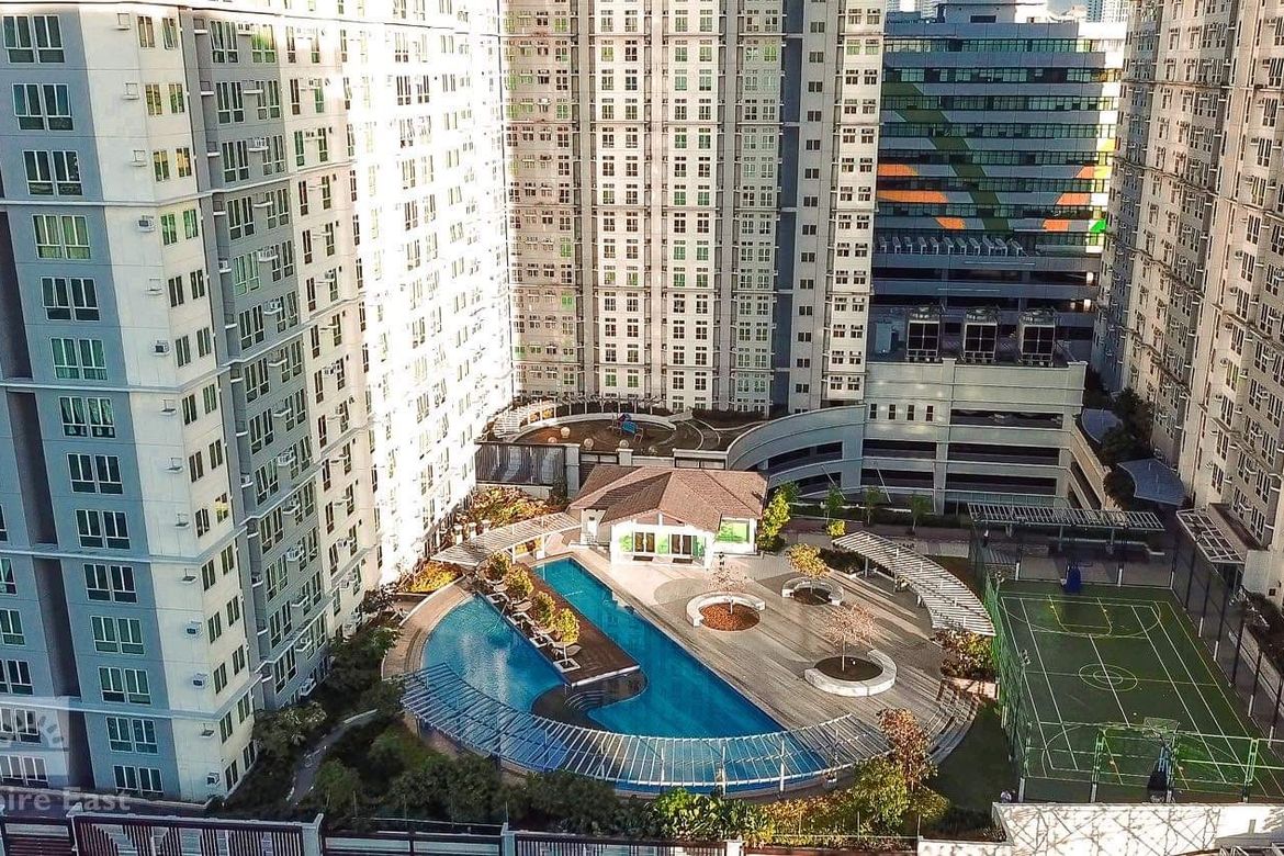 2 Bedroom Condo for Sale in San Lorenzo Place, Bangkal, Makati, Metro Manila near MRT-3 Magallanes – photo 4