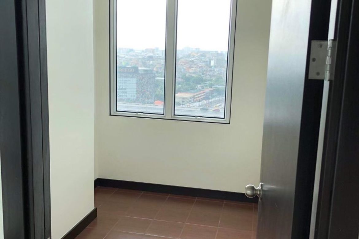 2 Bedroom Condo for Sale in San Lorenzo Place, Bangkal, Makati, Metro Manila near MRT-3 Magallanes – photo 7
