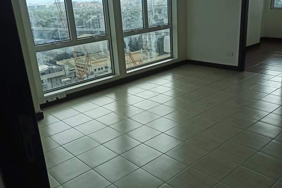 2 Bedroom Condo for Sale in San Lorenzo Place, Bangkal, Makati, Metro Manila near MRT-3 Magallanes – photo 4
