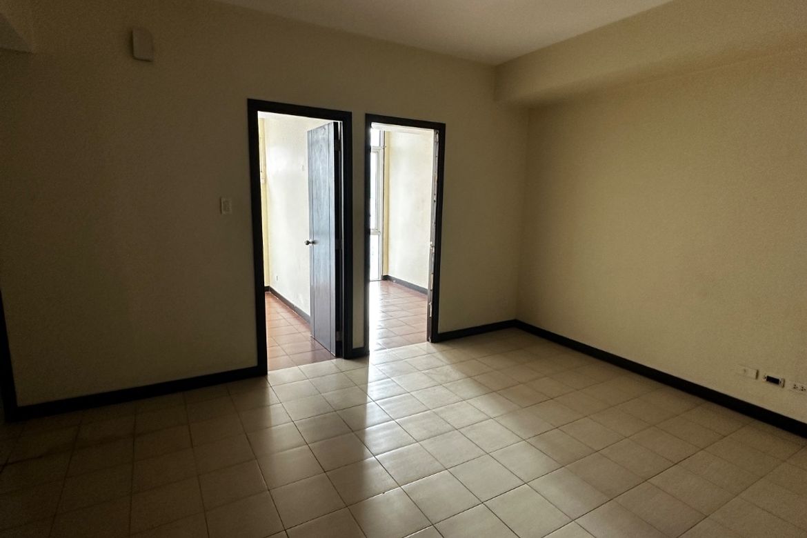 2 Bedroom Condo for Sale in San Lorenzo Place, Bangkal, Makati, Metro Manila near MRT-3 Magallanes – photo 5