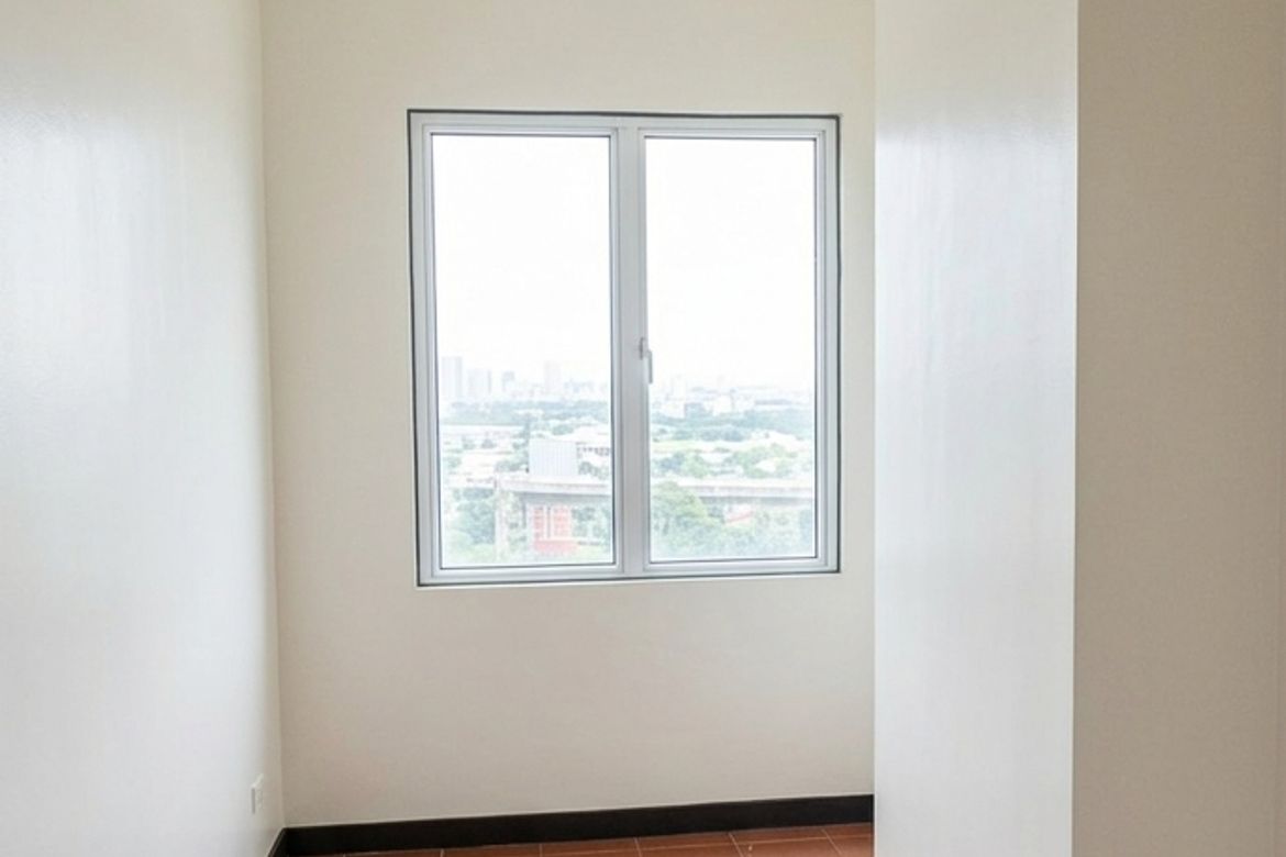 2 Bedroom Condo for Sale in San Lorenzo Place, Bangkal, Makati, Metro Manila near MRT-3 Magallanes – photo 3