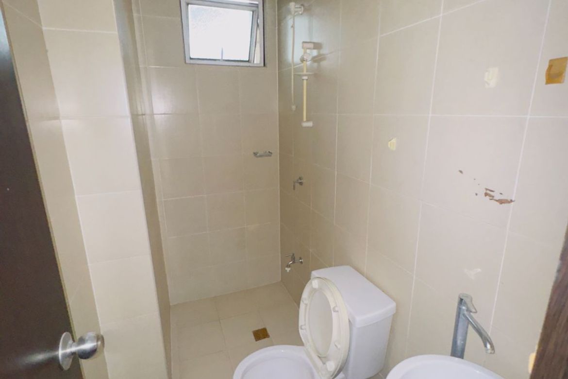 2 Bedroom Condo for Sale in San Lorenzo Place, Bangkal, Makati, Metro Manila near MRT-3 Magallanes – photo 7