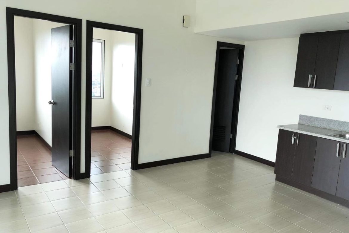 2 Bedroom Condo for Sale in San Lorenzo Place, Bangkal, Makati, Metro Manila near MRT-3 Magallanes – photo 3
