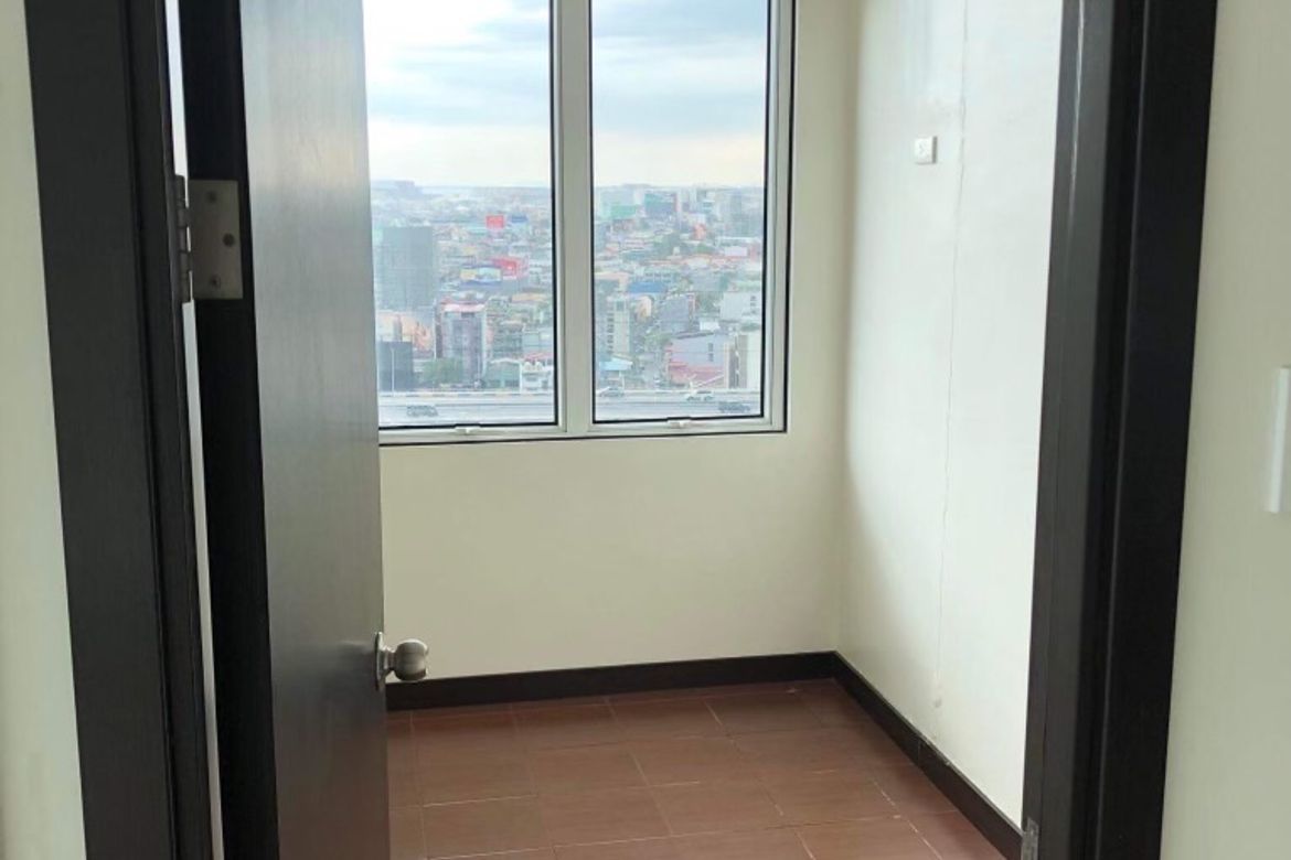 2 Bedroom Condo for Sale in San Lorenzo Place, Bangkal, Makati, Metro Manila near MRT-3 Magallanes – photo 5