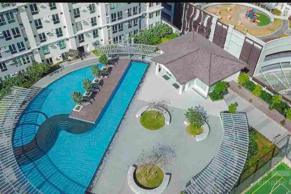 2 Bedroom Condo for Sale in San Lorenzo Place, Bangkal, Makati, Metro Manila near MRT-3 Magallanes – photo 6