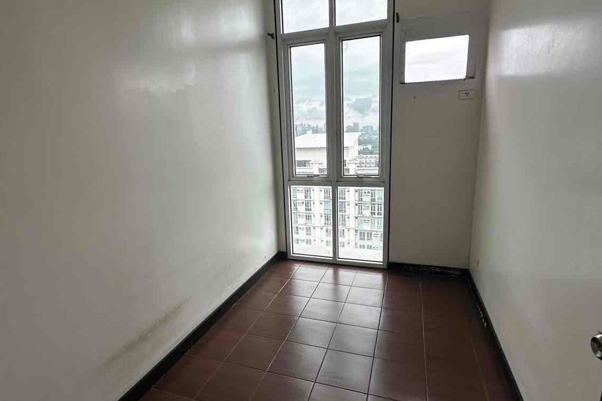 2 Bedroom Condo for Sale in San Lorenzo Place, Bangkal, Makati, Metro Manila near MRT-3 Magallanes – photo 2