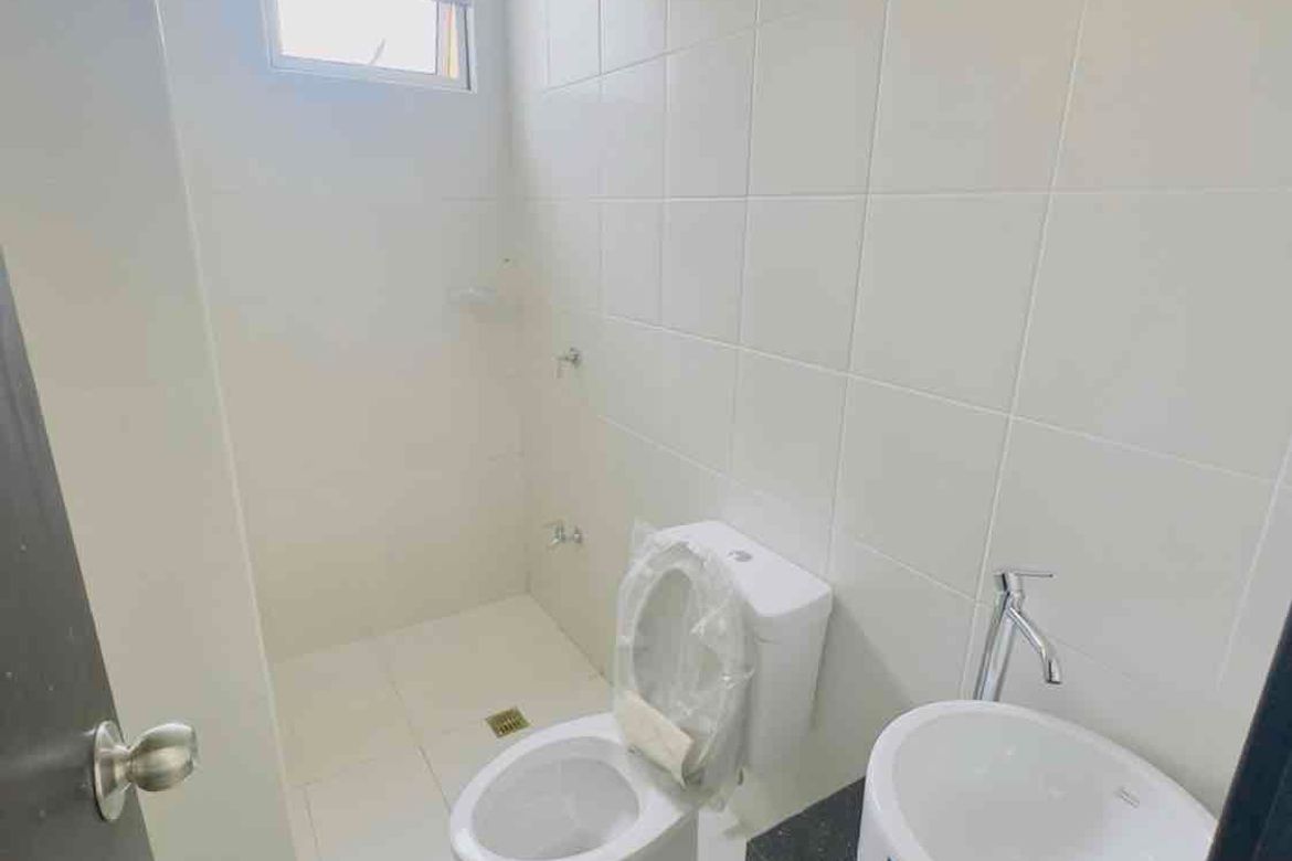 2 Bedroom Condo for Sale in San Lorenzo Place, Bangkal, Makati, Metro Manila near MRT-3 Magallanes – photo 5