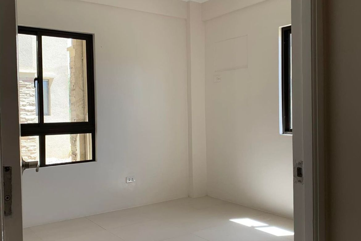 2 Bedroom Condo for Sale in Santo Domingo, Santa Rosa, Laguna – photo 2