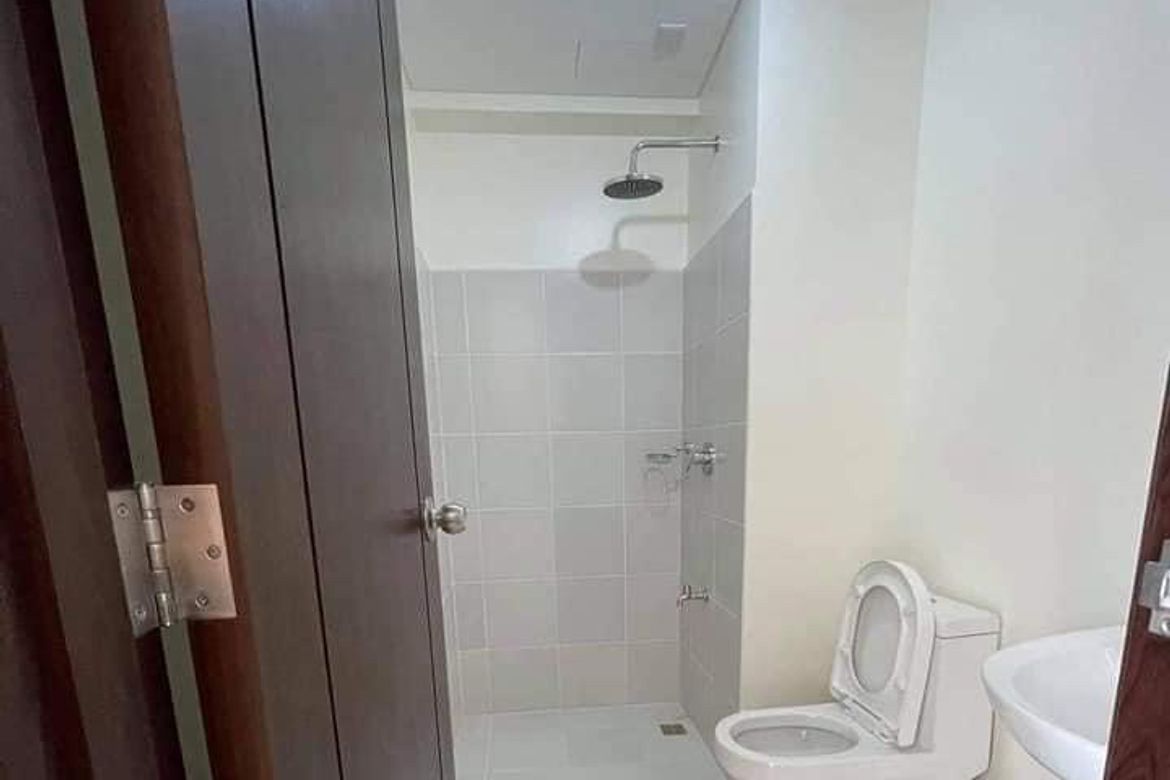 2 Bedroom Condo for Sale in The Paddington Place, Highway Hills, Mandaluyong, Metro Manila near MRT-3 Shaw Boulevard – photo 8