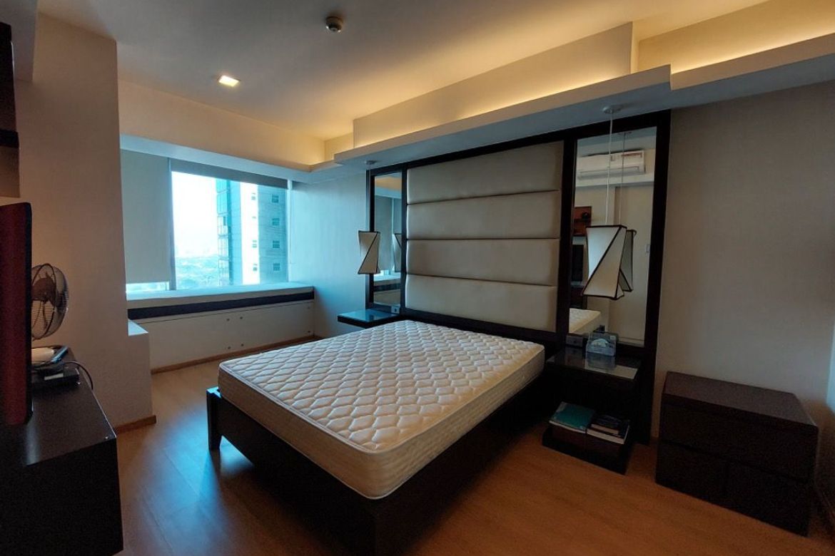 2 Bedroom Condo for Sale in The St. Francis Shangri-La Place, Wack-Wack Greenhills, Mandaluyong, Metro Manila near MRT-3 Shaw Boulevard