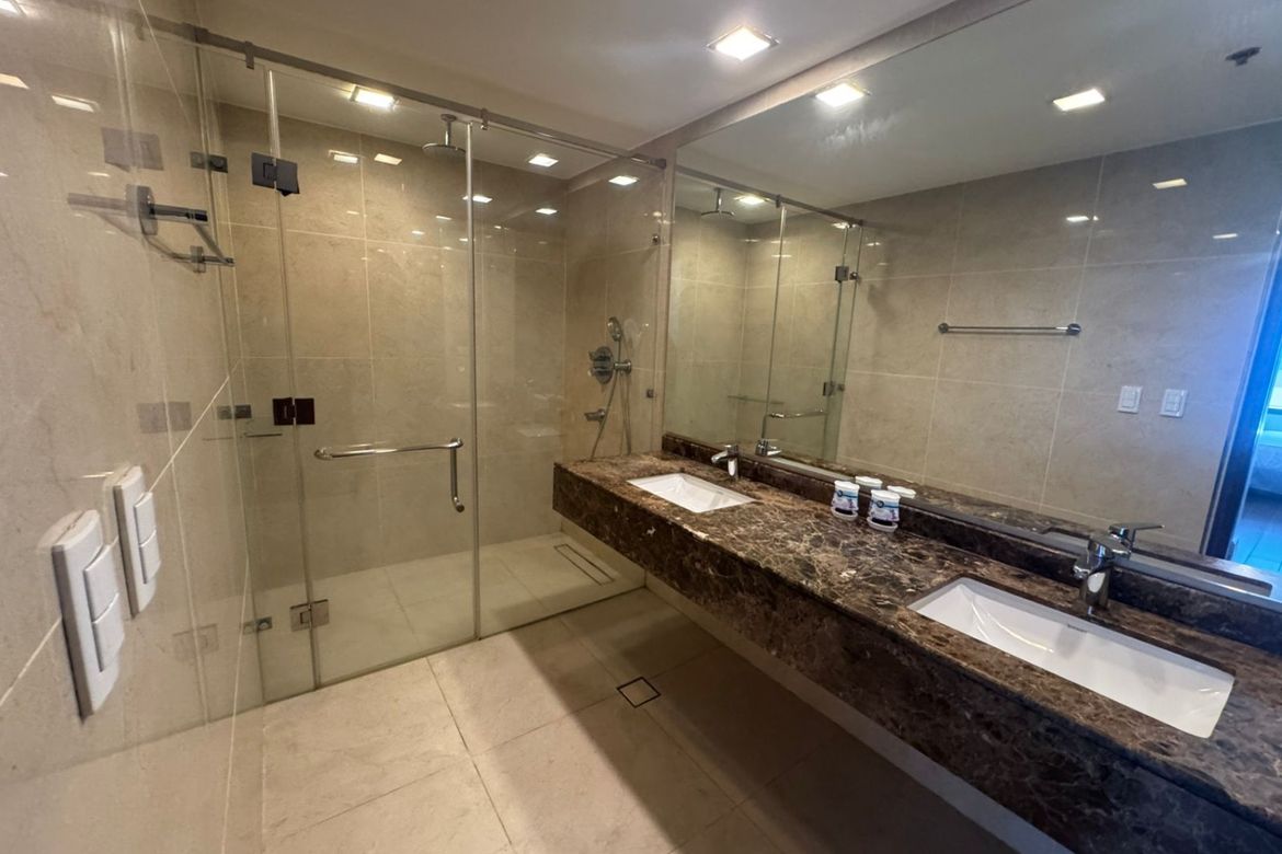 2 Bedroom Condo for Sale in The Suites at One Bonifacio High Street, Pinagsama, Taguig, Metro Manila – photo 8