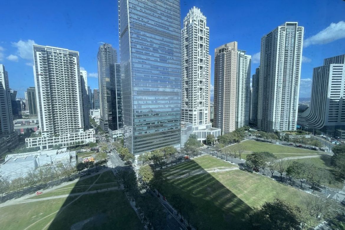 2 Bedroom Condo for Sale in The Trion Towers III, BGC, Taguig – photo 5
