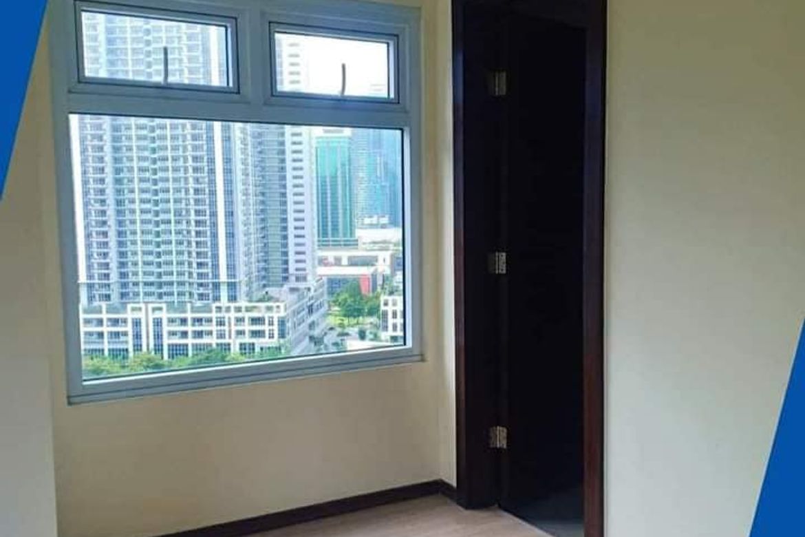 2 Bedroom Condo for Sale in The Trion Towers III, BGC, Taguig – photo 13