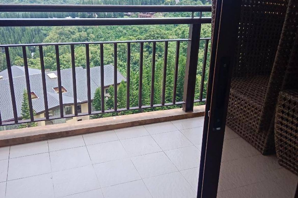 2 Bedroom Condo for Sale in The Woodridge at Tagaytay Highlands, Calabuso, Tagaytay, Cavite – photo 6
