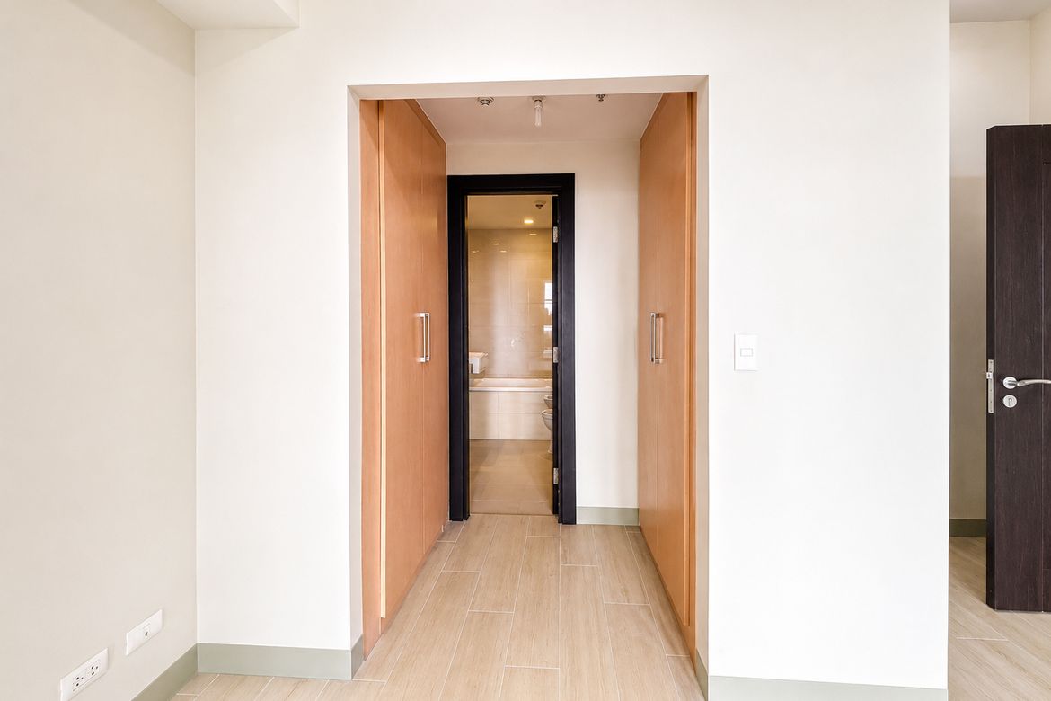 2 Bedroom Condo for Sale in Uptown Parksuites, BGC, Taguig – photo 3