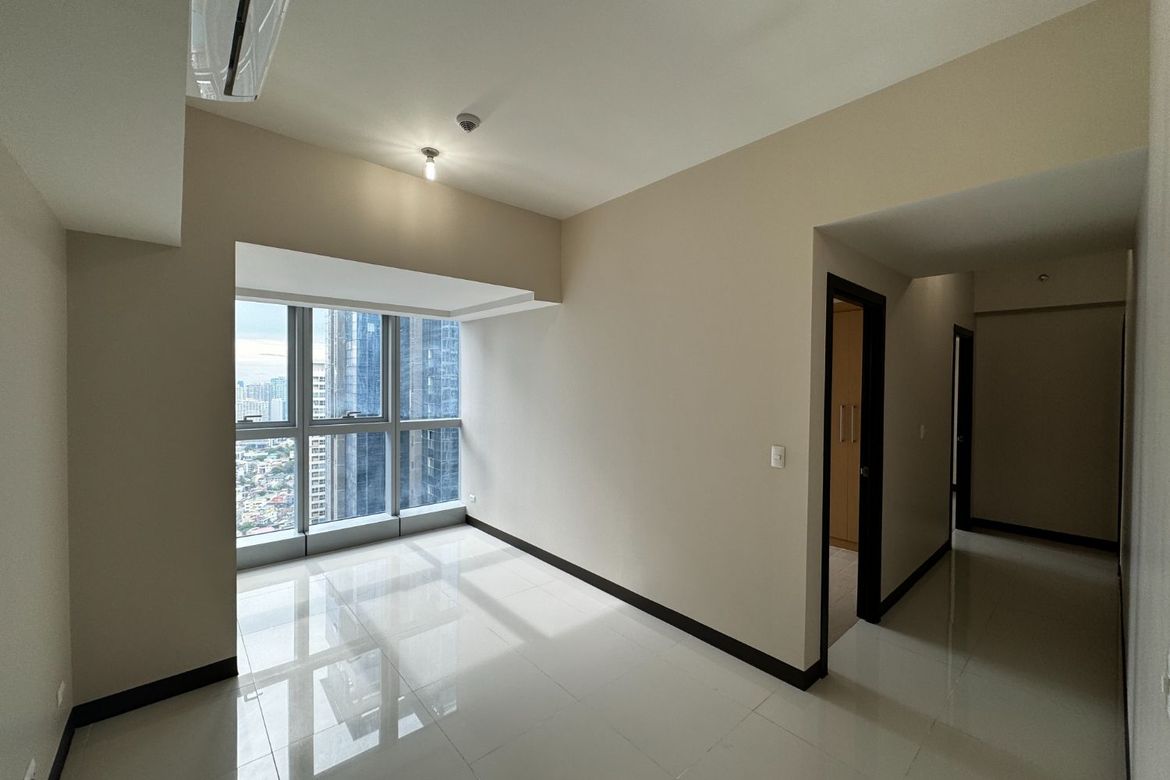 2 Bedroom Condo for Sale in Uptown Parksuites, BGC, Taguig
