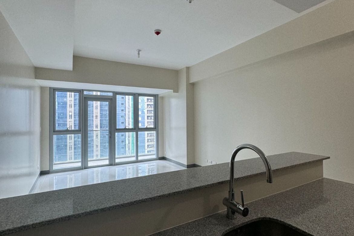 2 Bedroom Condo for Sale in Uptown Parksuites, BGC, Taguig – photo 5