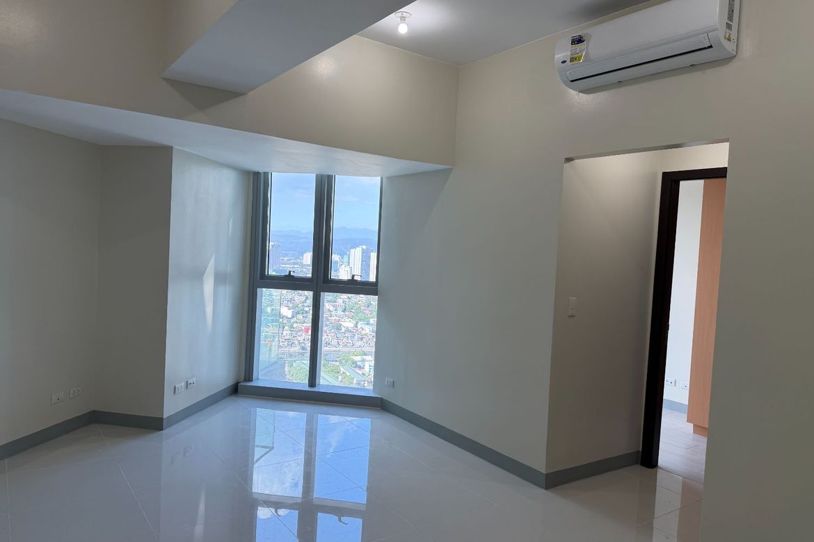 2 Bedroom Condo for Sale in Uptown Parksuites, BGC, Taguig, Metro Manila