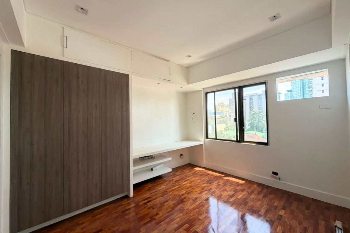 2 Bedroom Condo for Sale in Valencia, Quezon City, Metro Manila near LRT-2 Gilmore – photo 4