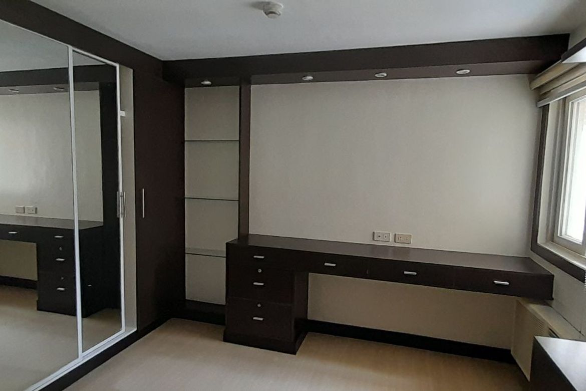 2 Bedroom Condo for Sale in Valencia, Quezon City, Metro Manila near LRT-2 Gilmore – photo 7