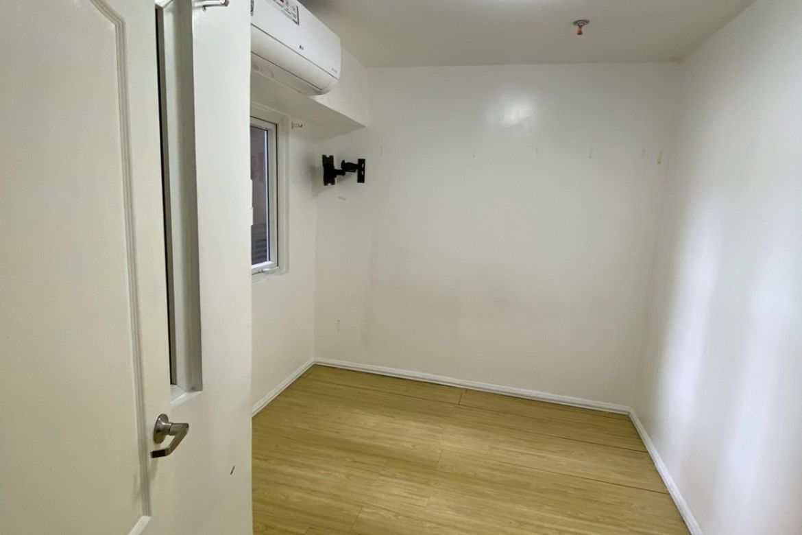 2 Bedroom Condo for Sale in Victoria de Makati, Pio Del Pilar, Makati, Metro Manila – photo 3