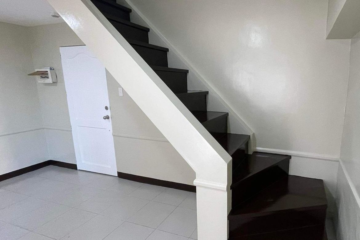 2 Bedroom Condo for Sale in Victoria Station I, South Triangle, Quezon City, Metro Manila near MRT-3 Kamuning – photo 3