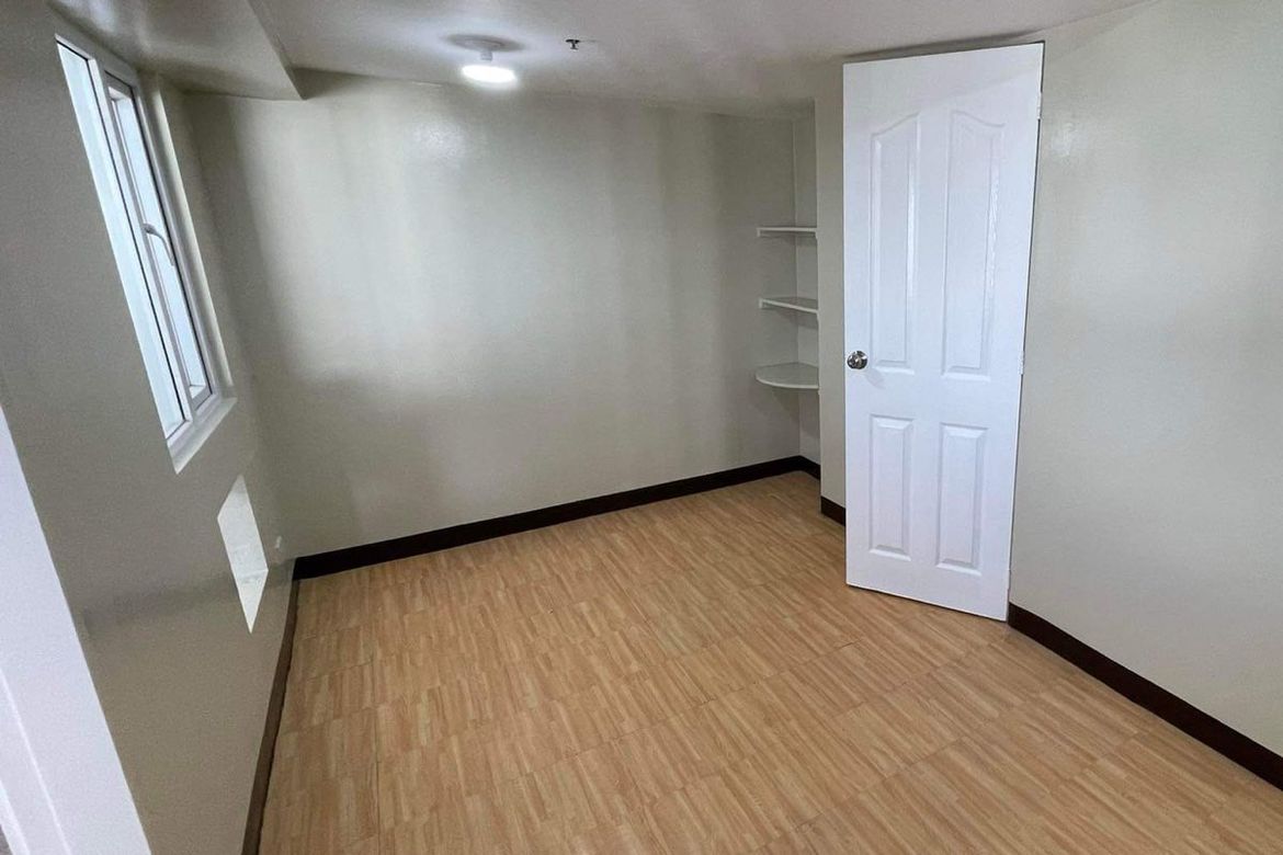 2 Bedroom Condo for Sale in Victoria Station I, South Triangle, Quezon City, Metro Manila near MRT-3 Kamuning – photo 6