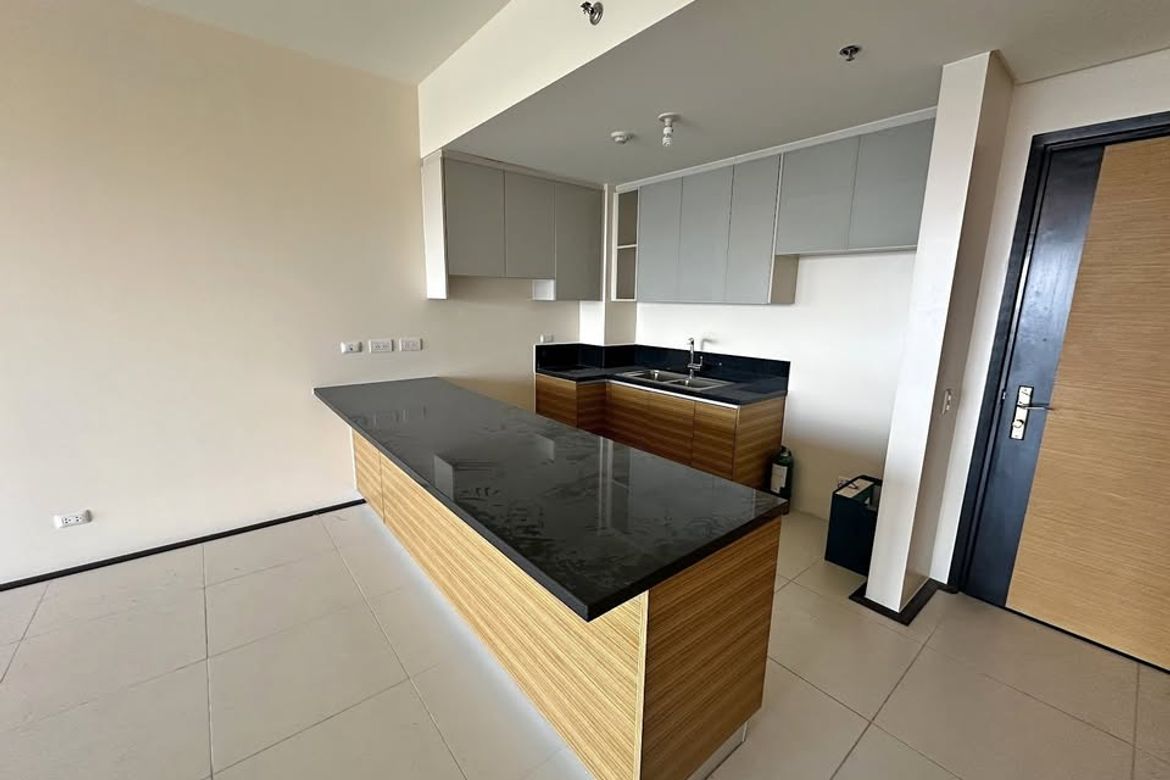 2 Bedroom Condo for Sale in Viridian in Greenhills, Greenhills, San Juan, Metro Manila near MRT-3 Santolan