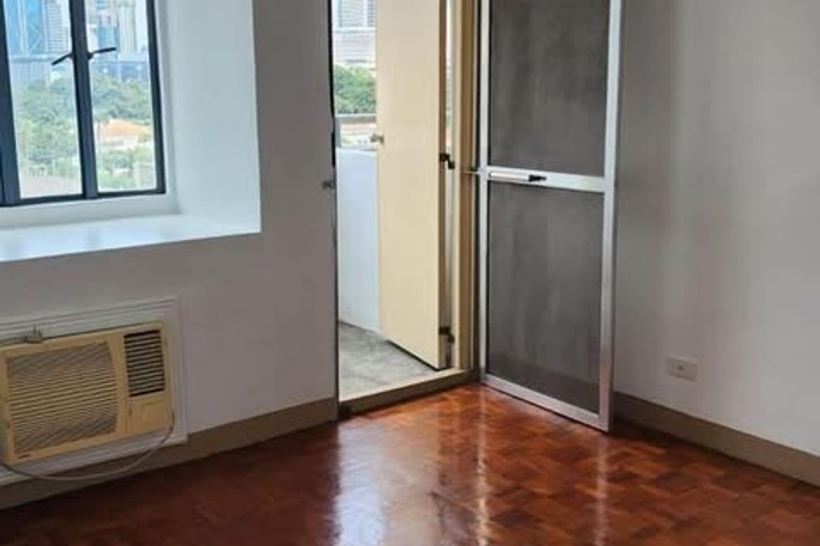 2 Bedroom Condo for Sale in Wack-Wack Greenhills, Mandaluyong, Metro Manila near MRT-3 Ortigas