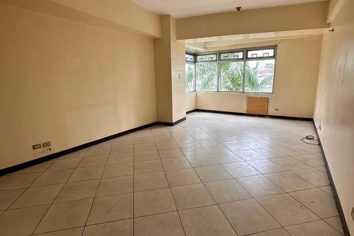 2 Bedroom Condo for Sale in Wack-Wack Greenhills, Mandaluyong, Metro Manila near MRT-3 Shaw Boulevard