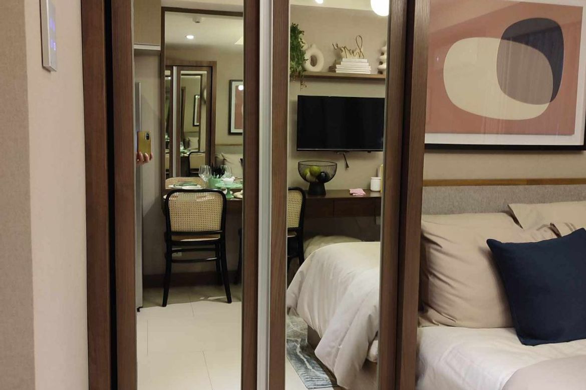 2 Bedroom Condo for Sale in Woodsville Crest 3, Merville, Parañaque, Metro Manila – photo 6