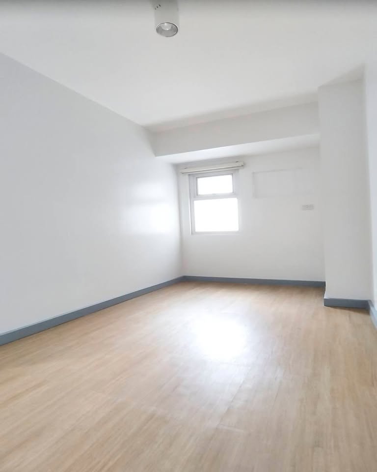 2-Bedroom Ground-Level Condo with Veranda for Sale on Pioneer St., Mandaluyong – photo 6