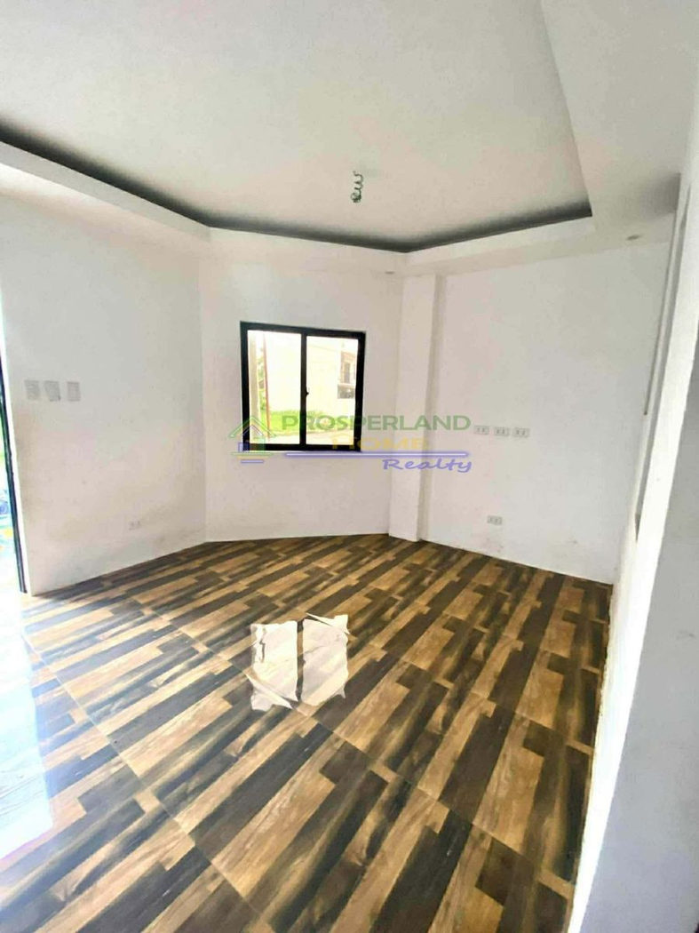 2-Bedroom House and Lot with Roof Deck for Sale in Guitnang Bayan I, San Mateo, Rizal