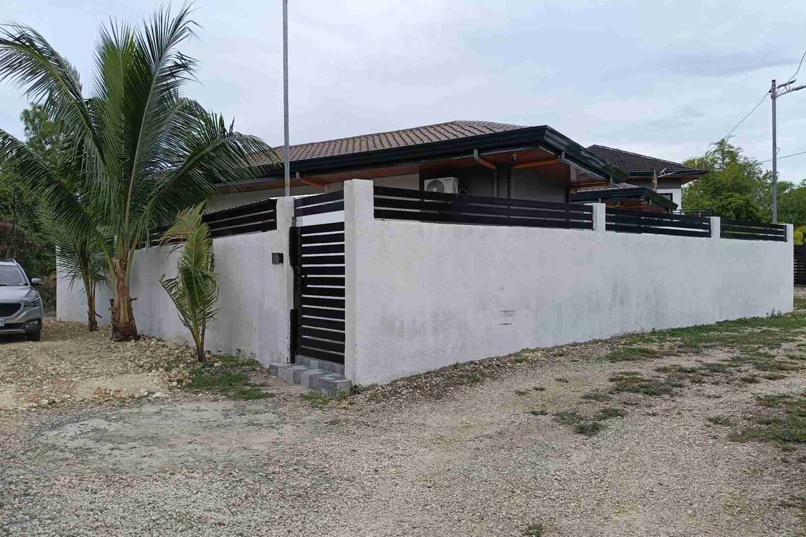 2 Bedroom House for Sale in Dao, Dauis, Bohol
