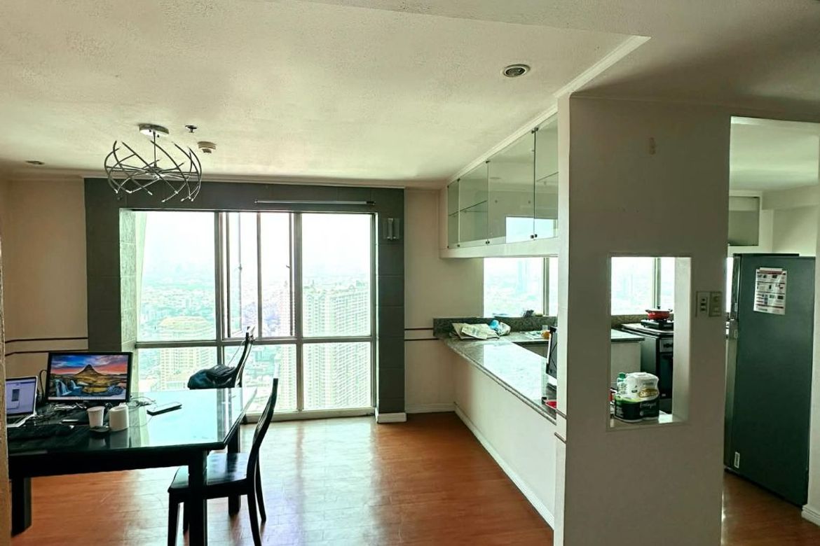 2 Bedroom House for Sale in Malamig, Mandaluyong, Metro Manila near MRT-3 Boni