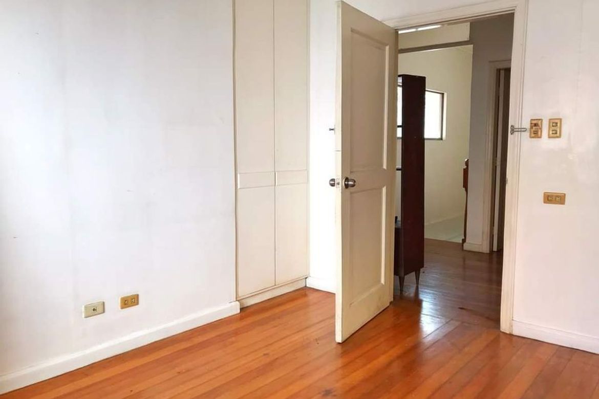 2 Bedroom House for Sale in Malate, Manila, Metro Manila near LRT-1 Vito Cruz – photo 2