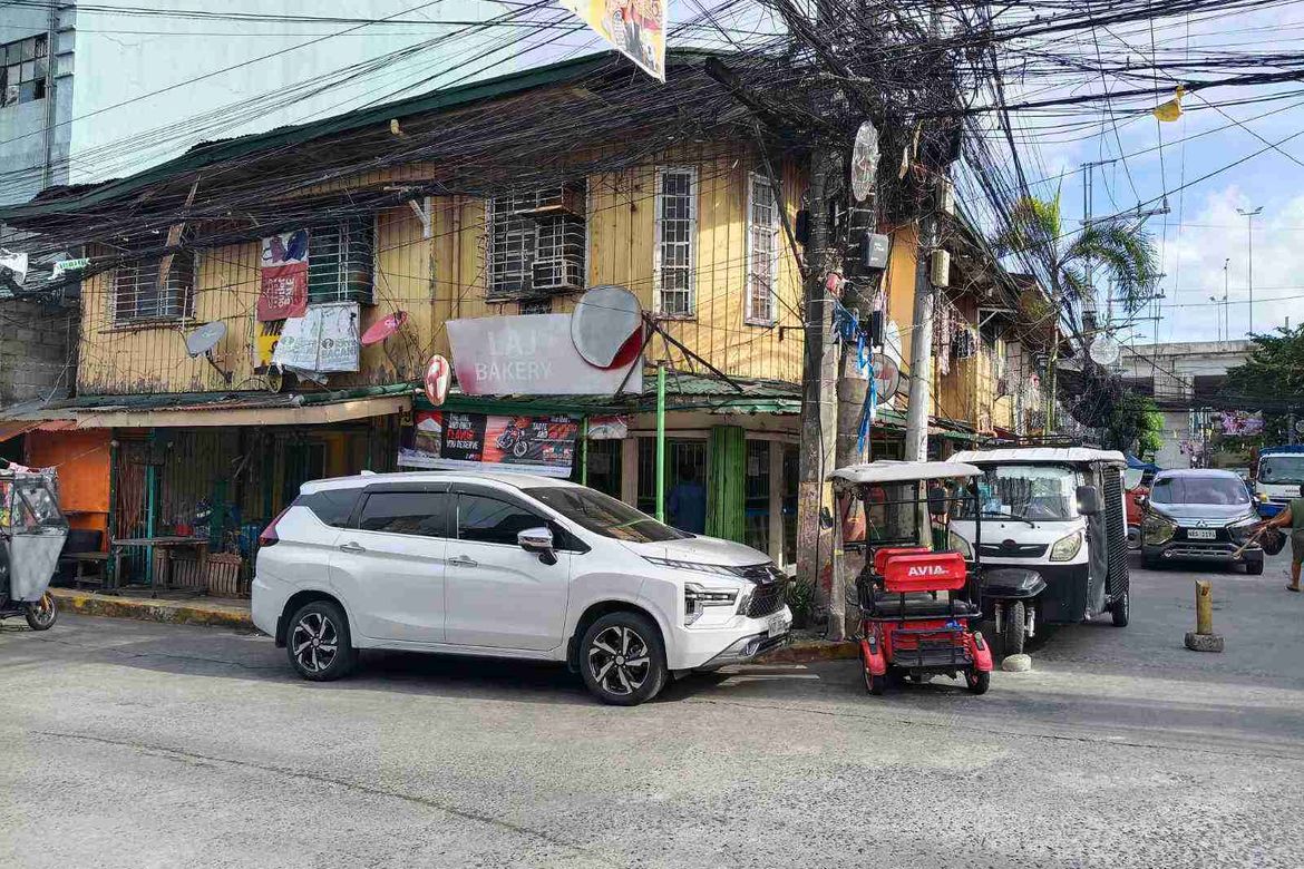 2 Bedroom House for Sale in Manila, Metro Manila near LRT-2 Legarda – photo 5
