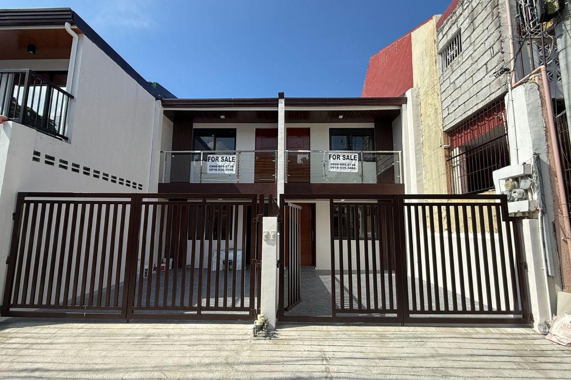 2 Bedroom House for Sale in Manuyo Dos, Las Piñas, Metro Manila