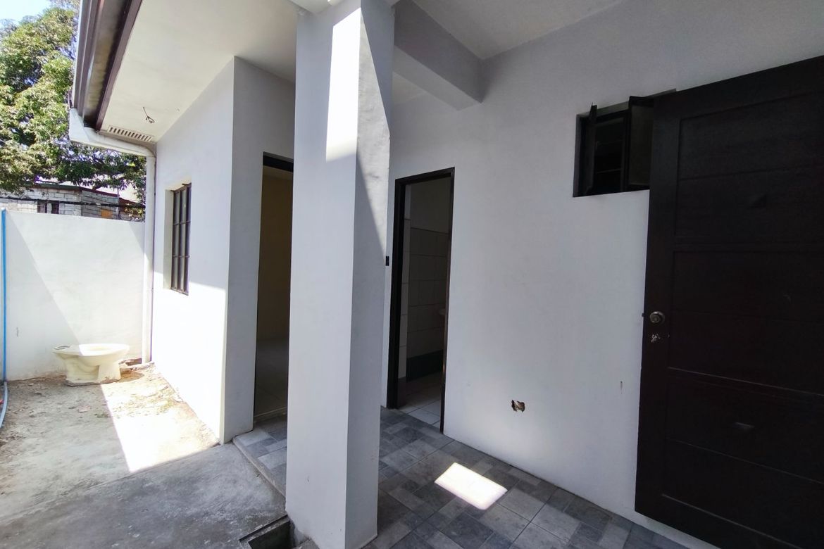 2 Bedroom House for Sale in Pilar, Las Piñas, Metro Manila – photo 7