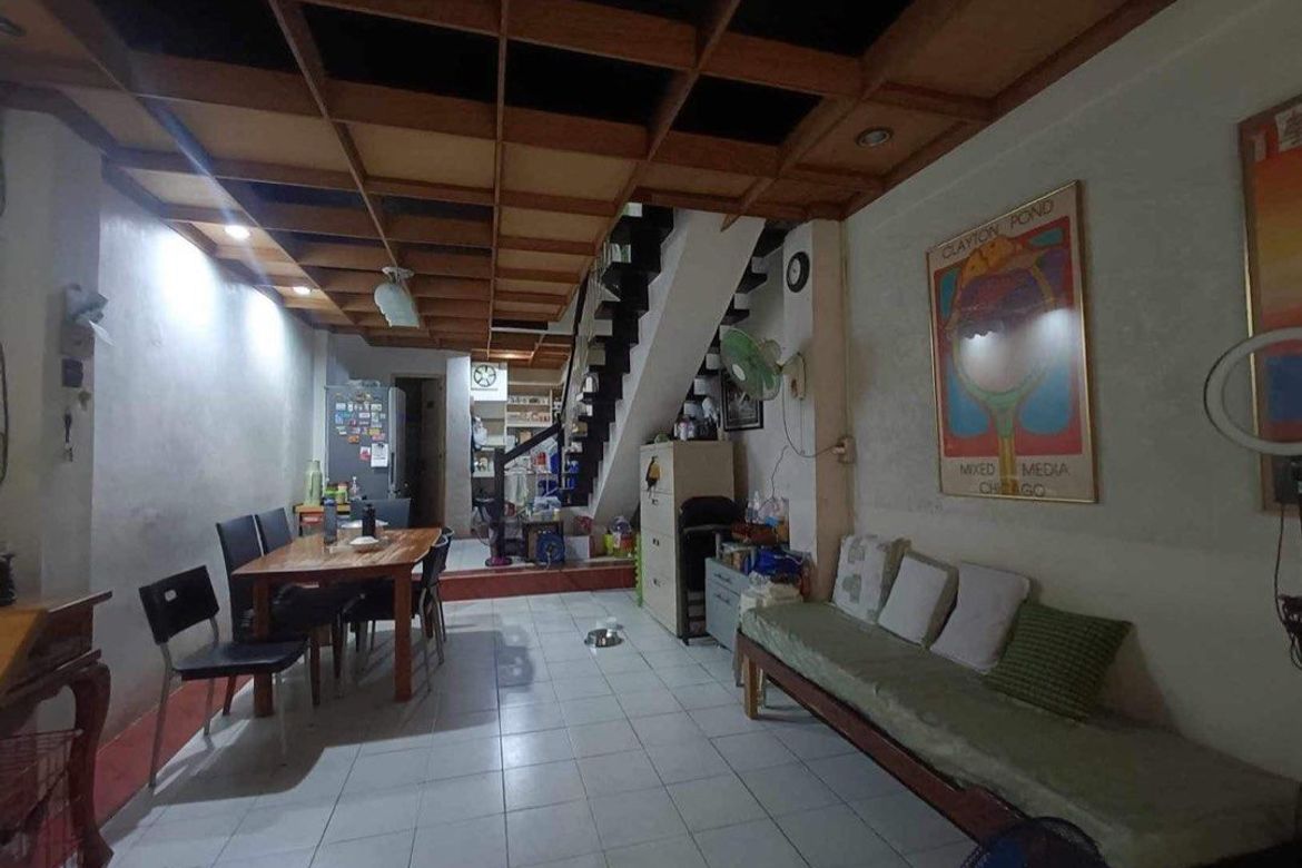 2 Bedroom House for Sale in Plainview, Mandaluyong, Metro Manila near MRT-3 Boni