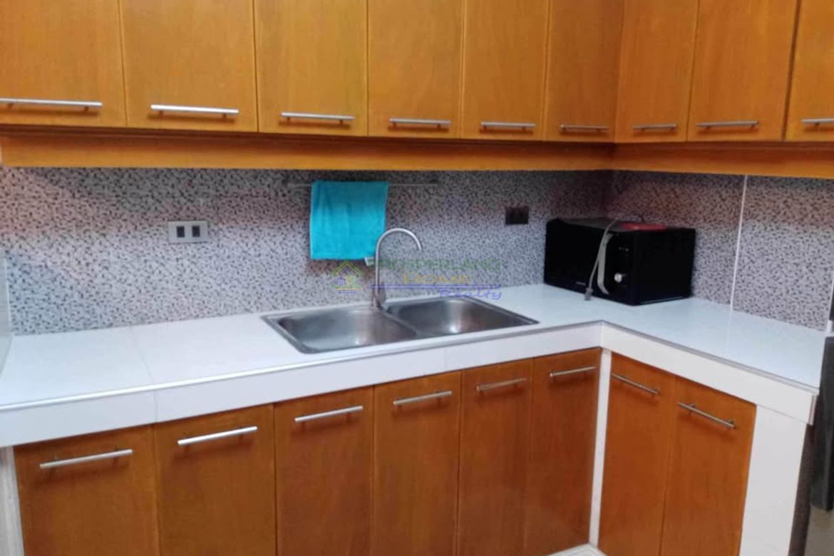 2 Bedroom House for Sale in Poblacion, Muntinlupa, Metro Manila – photo 3