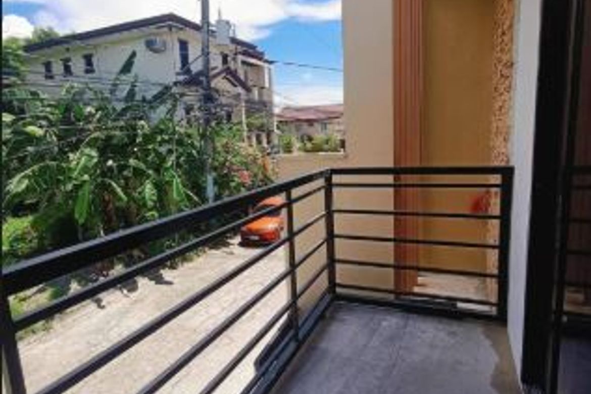 2 Bedroom House for Sale in Poblacion, Muntinlupa, Metro Manila – photo 2