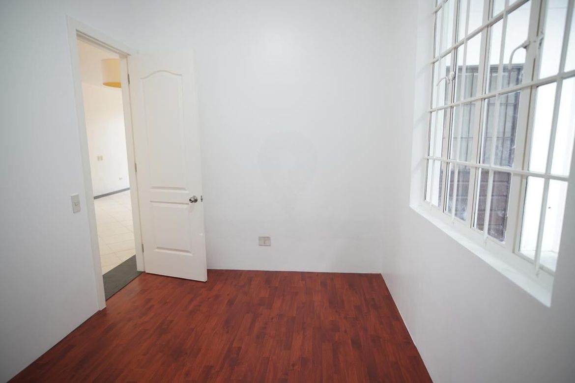 2 Bedroom House for Sale in San Isidro, Parañaque, Metro Manila – photo 2